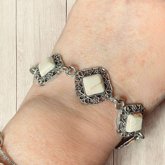 Pretty Vintage Style White Faux Turquoise Filgree Style Adjustable Bracelet. - Picture 5 of 5